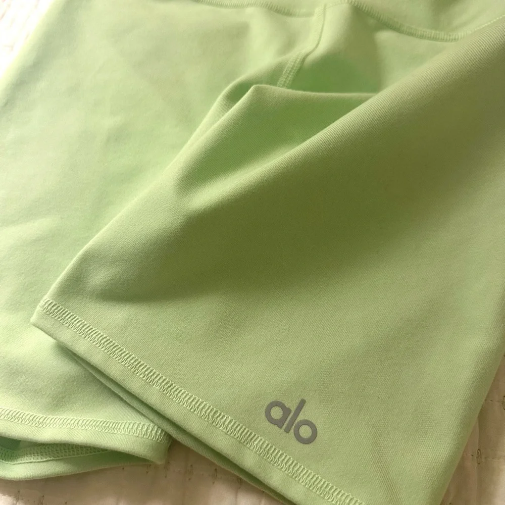 Alo Yoga 7” High-Waist Biker Short - Neon Lime